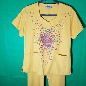 Reina Scrub Set Woman S Concentric Circle Design Floral Cluster Mustard Nurse